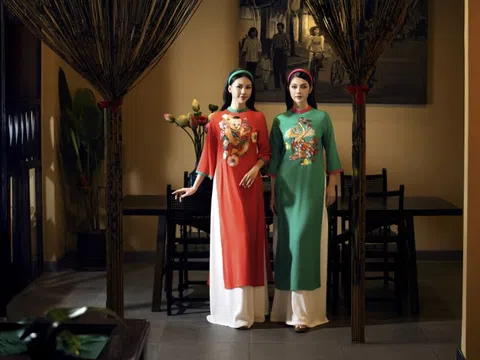 Áo dài Tết họa tiết tranh Đông Hồ