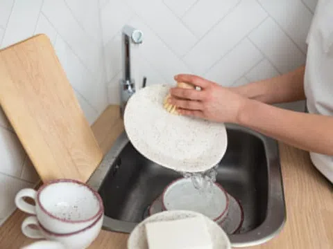 Những sai lầm khi rửa bát nhiều người mắc phải