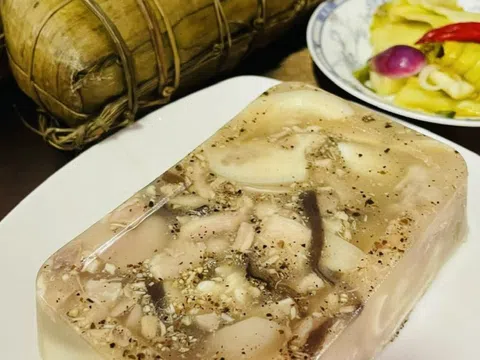 Canh măng, dưa muối, thịt đông ngày Tết, những ai không nên ăn?