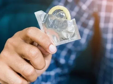 Điều gì xảy ra khi dùng bao cao su hết hạn?