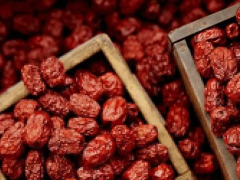 Vì sao táo đỏ Tân Cương được người Việt chi nhiều tiền để mua?