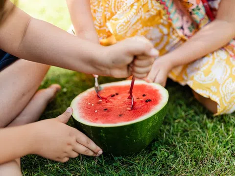 Ai không nên ăn nhiều dưa hấu?