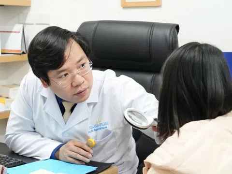 Mẩn đỏ khắp người vì dùng mỹ phẩm người yêu tặng ngày Valentine