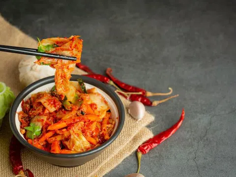 Ăn dưa chua, uống sữa lên men giúp giảm lo âu