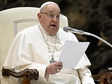 Giáo hoàng Francis trong tình trạng nguy kịch