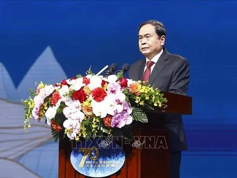 Chủ tịch Quốc hội: Bảo đảm người dân tiếp cận dịch vụ y tế tốt nhất