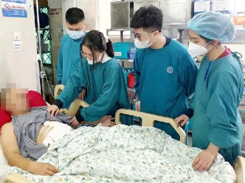 Người đàn ông trẻ phải cắt 1,5 mét ruột vì một thói xấu khó bỏ