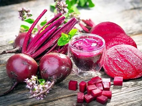 Ai không nên uống nước ép củ dền đỏ?