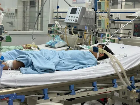 Bé trai 12 tuổi đột quỵ sau cơn đau đầu đột ngột