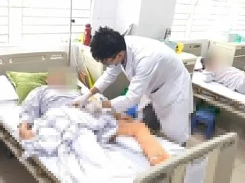 Chỉ vì cú ngã, người đàn ông bị nhiễm 'vi khuẩn ăn thịt'