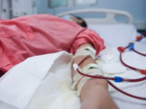 Cô gái 21 tuổi suy thận giai đoạn cuối