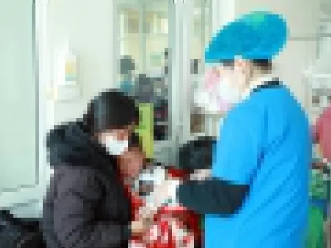 Ca mắc sởi tăng cao, các địa phương đẩy nhanh tiến độ tiêm vaccine
