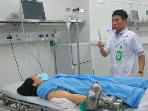 Người phụ nữ suýt mất bàn tay do bị cuốn vào máy xay thịt