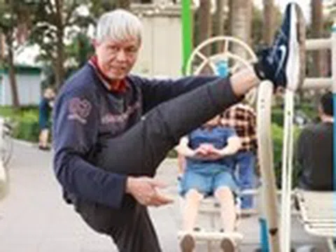 Quá nể những 'vận động viên’ U80, U90 say sưa tập thể thao ở công viên Hà Nội