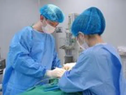 Chi hàng chục triệu tiêm filler ‘nâng ngực, độn mông’ rồi nhập viện vì biến chứng