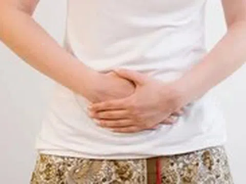 Tá hỏa phát hiện vòi trứng chứa đầy mủ, phần phụ có ổ áp xe
