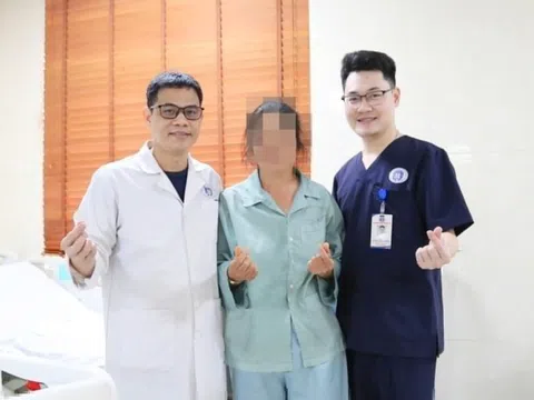 Đột quỵ đến bất ngờ, người phụ nữ gục ngay trên bếp