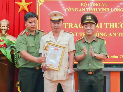 Đại úy bị đứt lìa 2 chân khi bắt cát tặc: 'Tôi phải sống để bước tiếp'