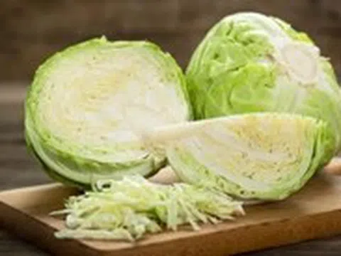 Giá trị dinh dưỡng bất ngờ khi ăn rau bắp cải sống