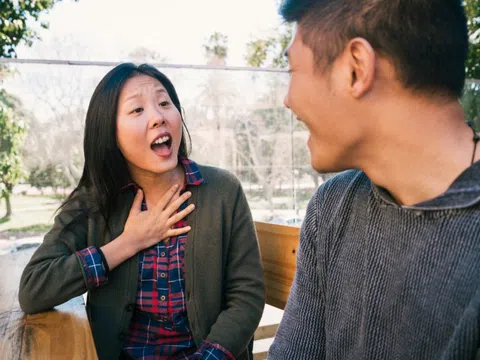 Nên làm gì khi phát hiện nửa kia lén lút xem phim sex