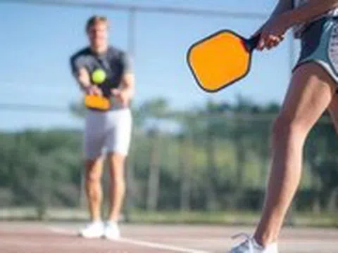 Chơi pickleball như thế nào cho đúng cách, tránh bị chấn thương?