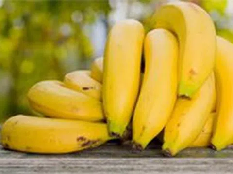 Chuối, rau muống, cà chua rất tốt nhưng ai nên hạn chế ăn?