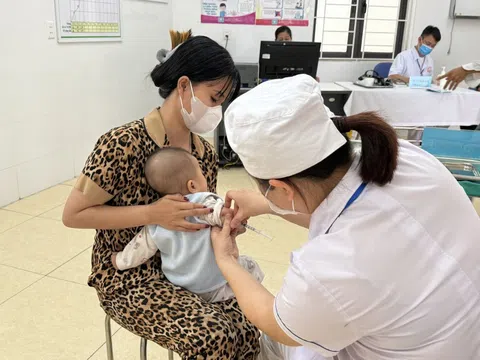 Gần 82.000 ca mắc Sởi, Bộ Y tế đẩy nhanh chiến dịch tiêm vaccine