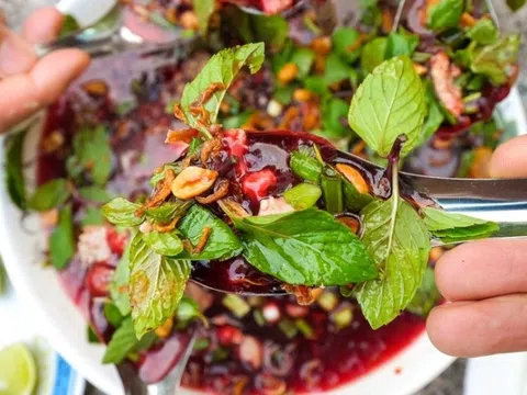 Điều gì xảy ra khi ăn tiết canh?