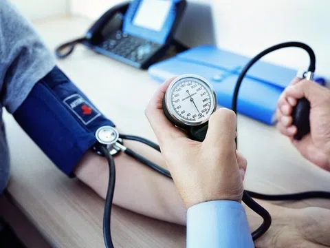 Triệu chứng của tụt huyết áp và cách xử trí