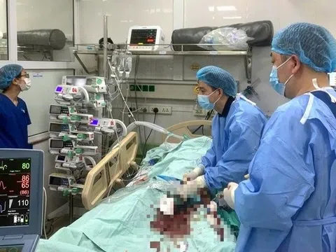 'Nín thở' giành lại sự sống cho người đàn ông ngừng tim