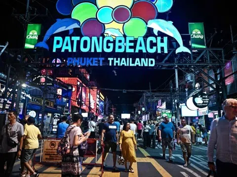 Người Thái Lan bức xúc vì du khách đi vệ sinh bừa bãi