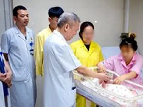 Cô gái mắc tim bẩm sinh từng chỉ còn 1% sự sống nay sinh con khỏe mạnh
