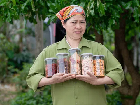 Ăn cùng bà Tuyết và loạt phốt đồ ăn bẩn trước khi giải thể