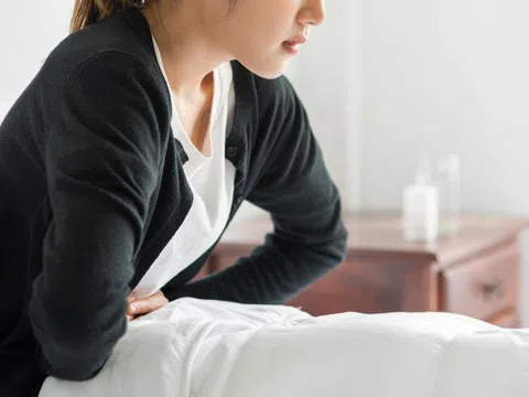 Nữ sinh 18 tuổi bị thận 'hóa đá' vì thói quen phổ biến