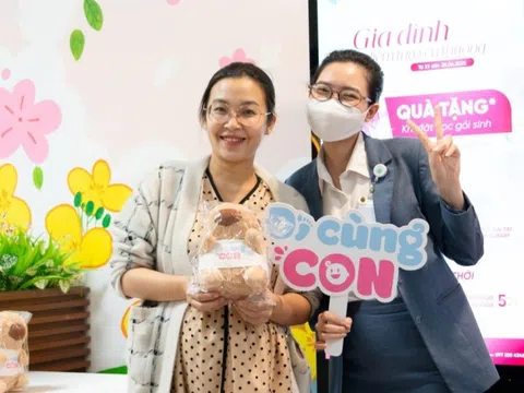150 mẹ bầu khám thai, nhận quà ý nghĩa từ Đi Cùng Con