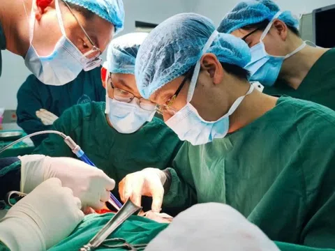 Cụ bà bị hoại tử hơn nửa vùng đầu do căn bệnh quen thuộc