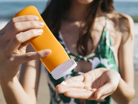 Bộ Y tế thu hồi 2 loại kem chống nắng giả, SPF thấp hơn 70%
