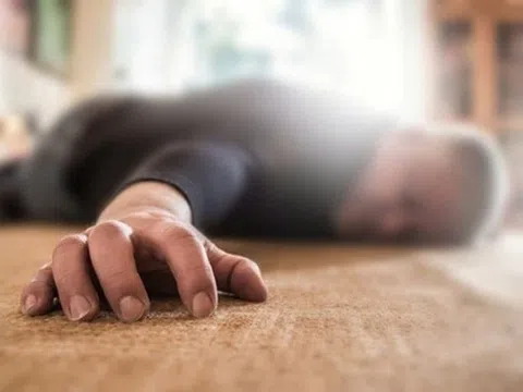 Những việc cần làm khi sơ cứu người đột quỵ não