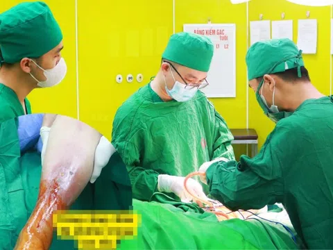 Nốt mụn ở chân đẩy người phụ nữ vào tình cảnh nguy hiểm