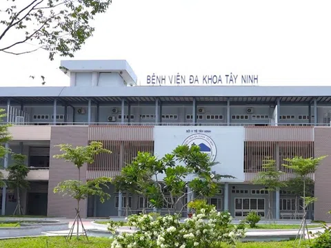 Kiểm tra sự việc bé trai tử vong khi đang chuyển viện lên tuyến trên