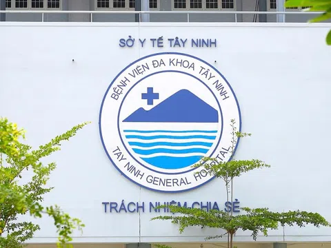 Vụ bé trai bệnh sởi tử vong khi chuyển viện: Xem xét kỷ luật 2 điều dưỡng sai sót