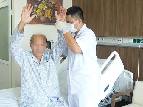 Người đàn ông ngoại quốc ngưng tim khi chơi tennis ở TP.HCM