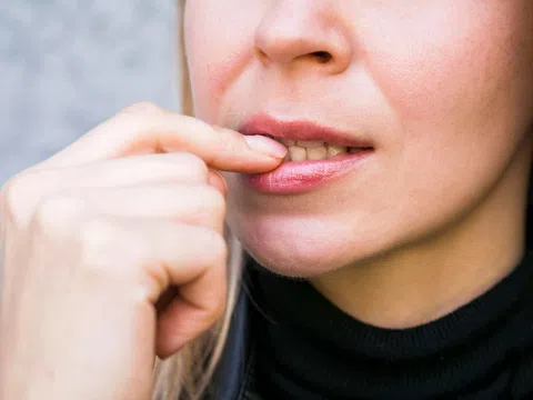 Dấu hiệu sớm bệnh tiểu đường biểu hiện ngay ở mắt và miệng