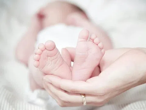 Em bé chào đời với một đặc điểm lạ khiến bác sĩ bất ngờ