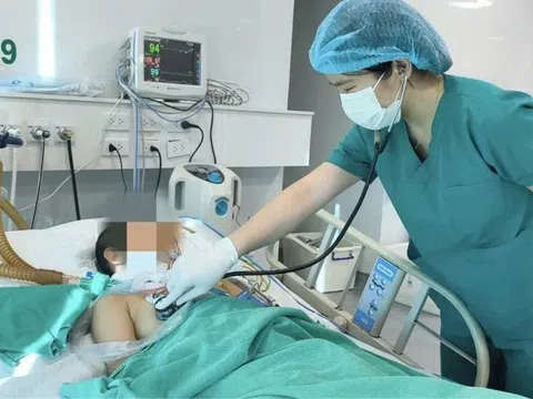 Bé gái 11 tuổi mắc bệnh dại trong nỗi đau của gia đình
