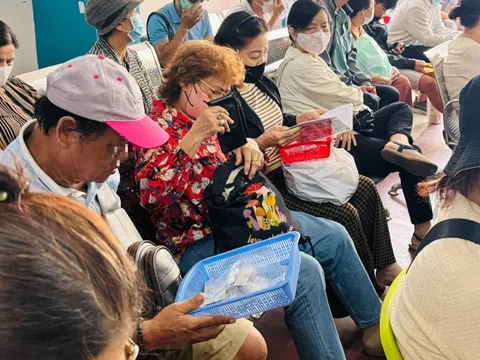 Người cao tuổi tại TP.HCM được thăm khám sức khỏe định kỳ miễn phí ra sao?