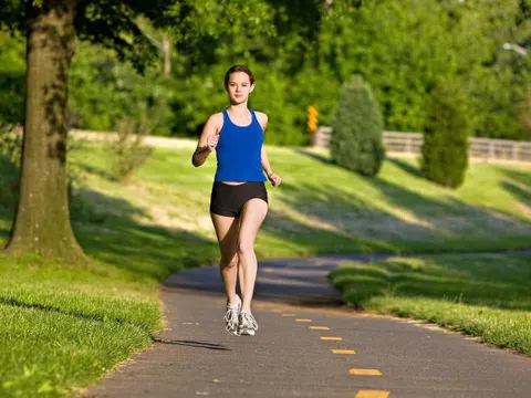 Cách kết hợp chạy bộ và ăn sáng để giảm mỡ hiệu quả