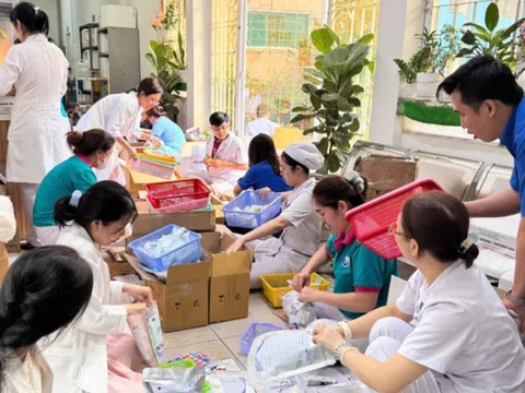 TP.HCM gửi 10.000 túi thuốc đến các tỉnh bị ảnh hưởng của bão, lũ