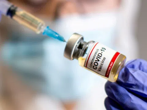 Đăng tin 'vắc xin COVID-19 làm tăng nguy cơ mắc 6 loại ung thư', tờ báo Anh lên tiếng đính chính