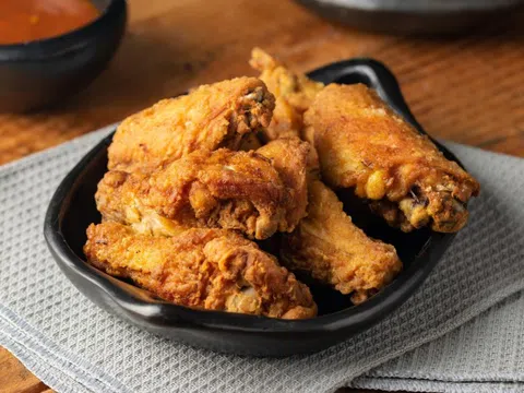 Nam sinh ngày nào cũng gà rán, trà sữa, đi cấp cứu thấy gan trắng bệch